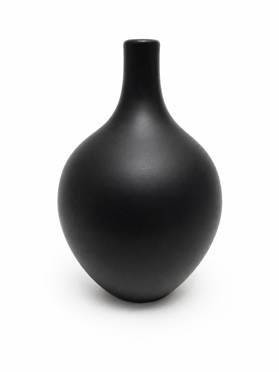 Black belly vase long neck