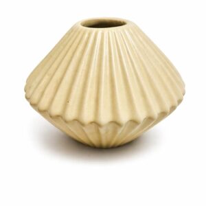 Crème pleated vase