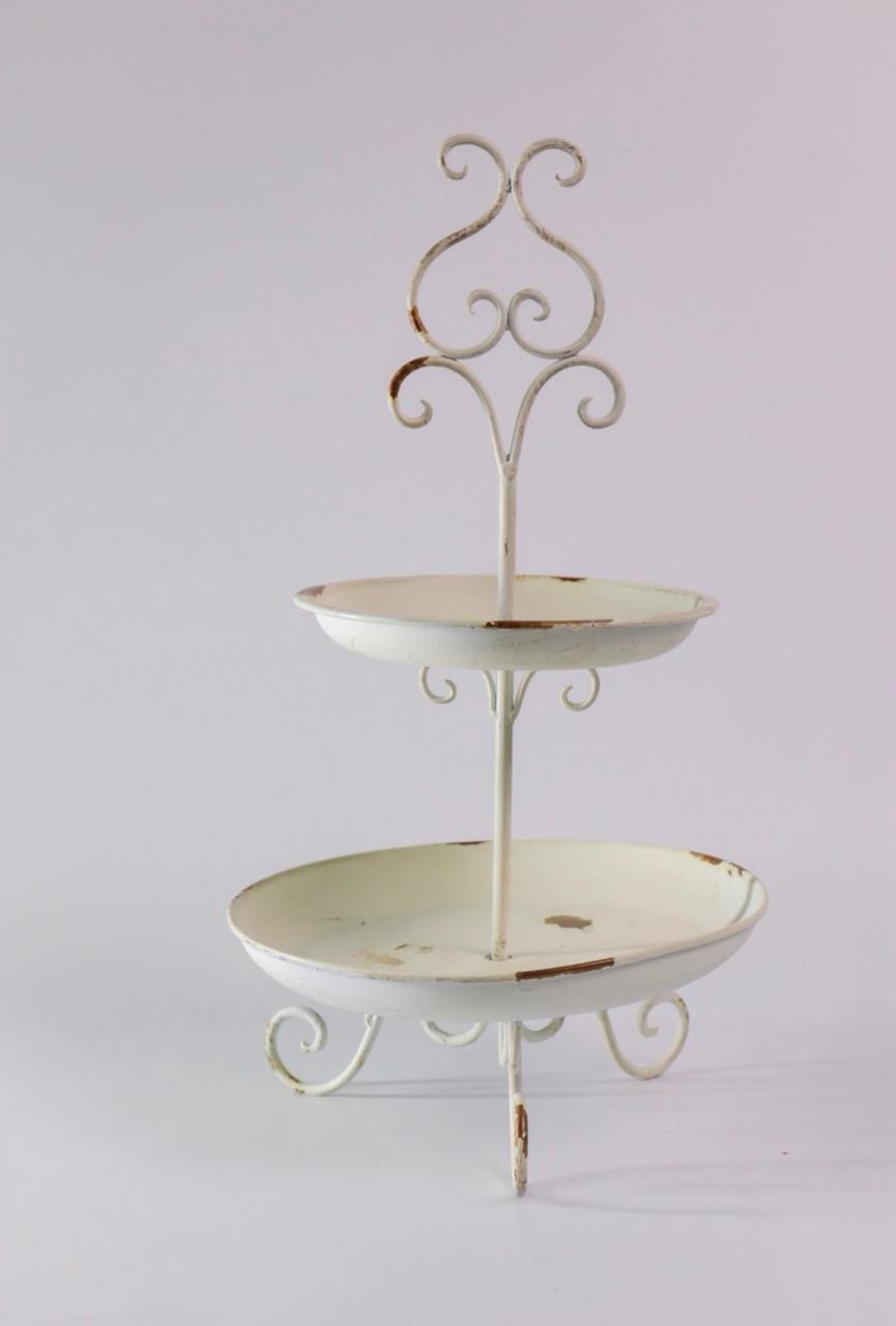 Vintage crème cupcake stand