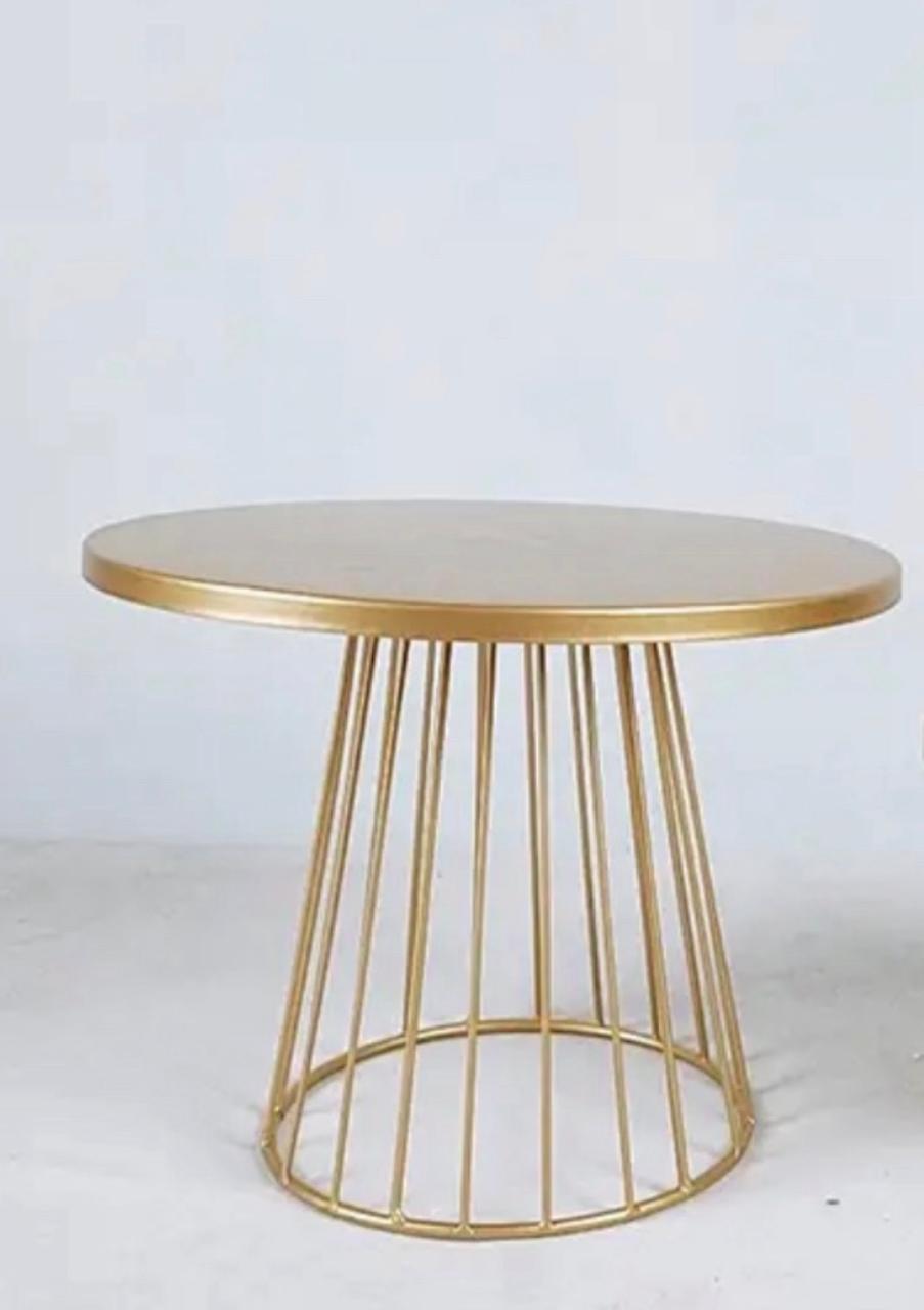 Gold wire cake stand