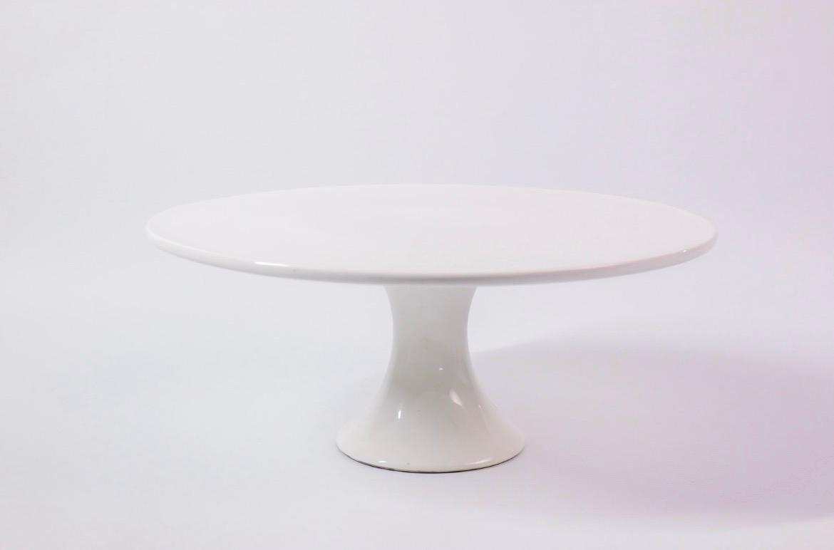 White plain round ceramic cake stand