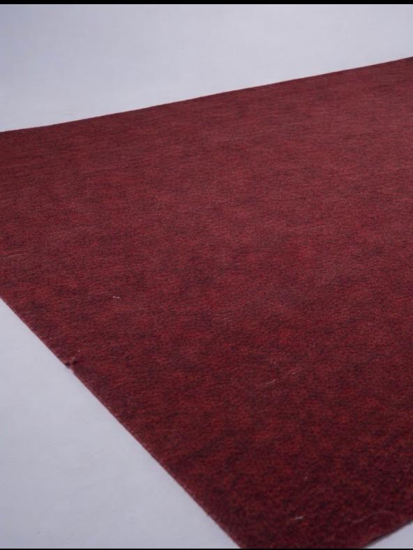 Maroon carpet 10m