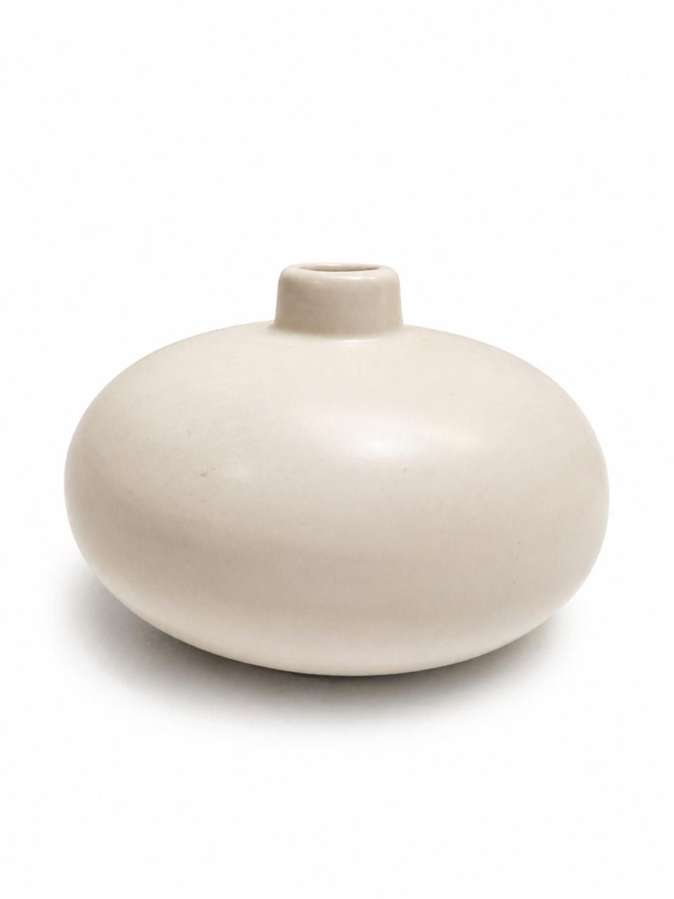 White earbud vase L