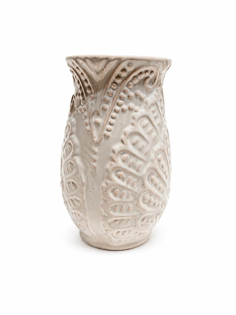 White lace vase
