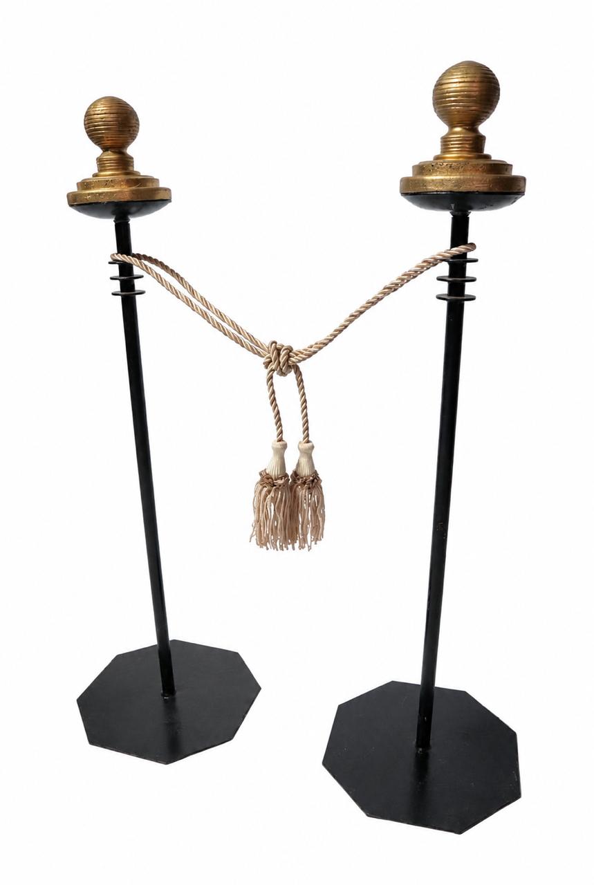 Black stanchion set