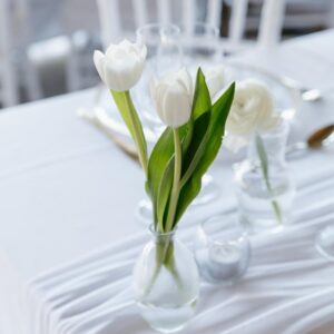 Bottles, vases & urns