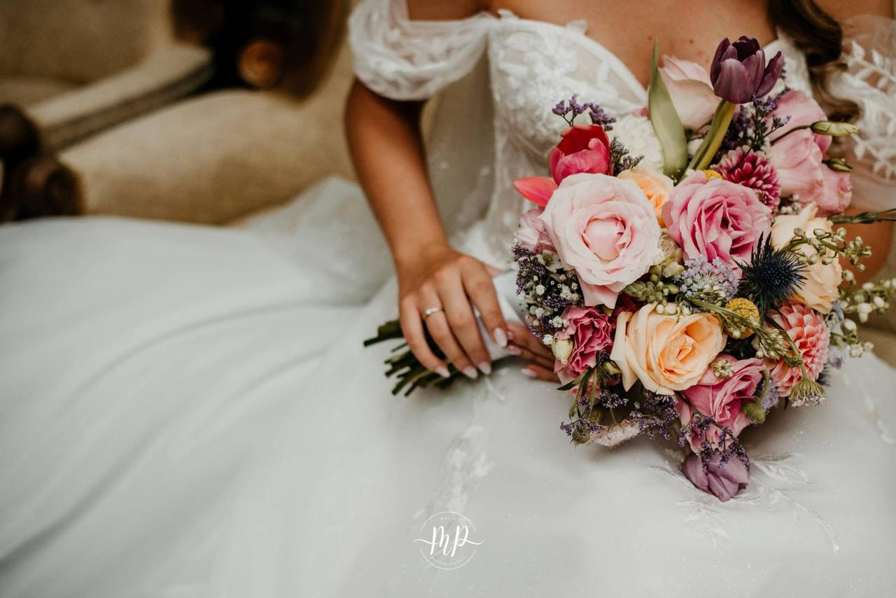 Bouquet/ arrangements/ floral arch, etc.