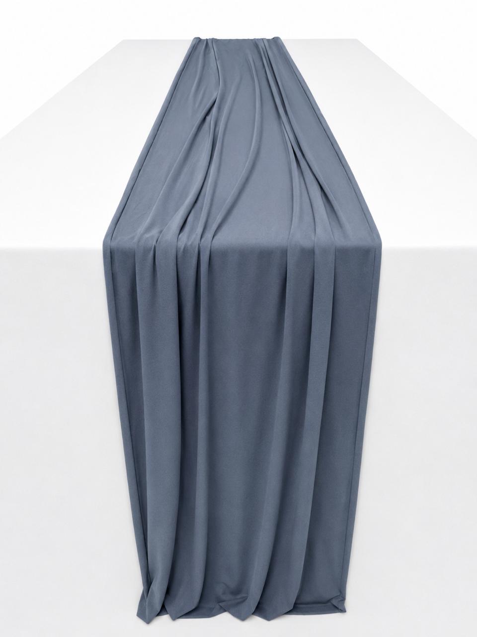 Dusty blue trilobal runner