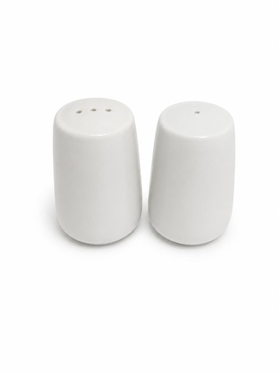 Salt and pepper shaker set tall