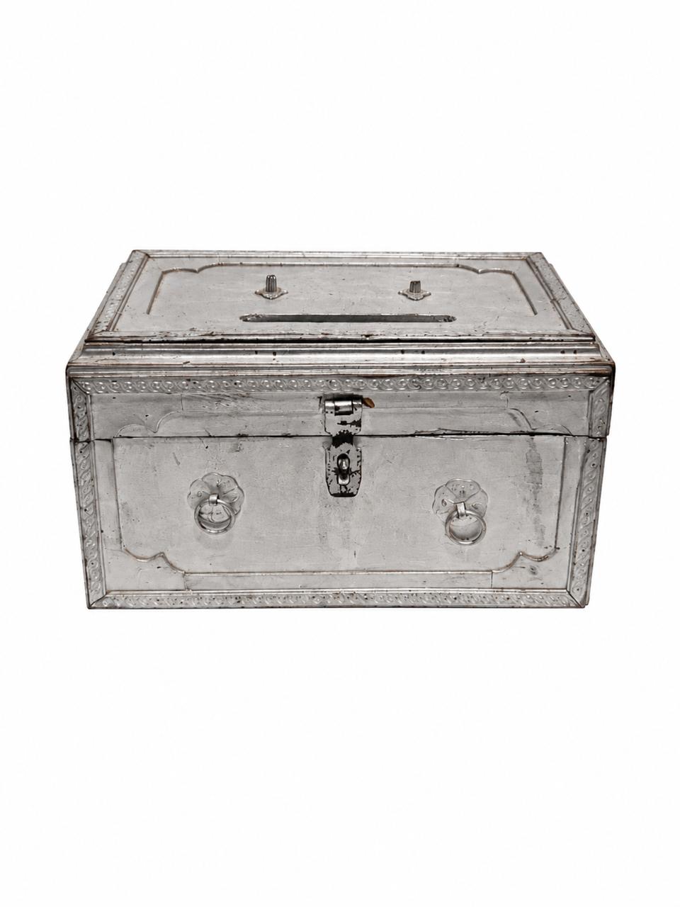 Silver treasure chest gift box